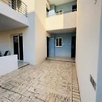Amigos Mythical Apartment *