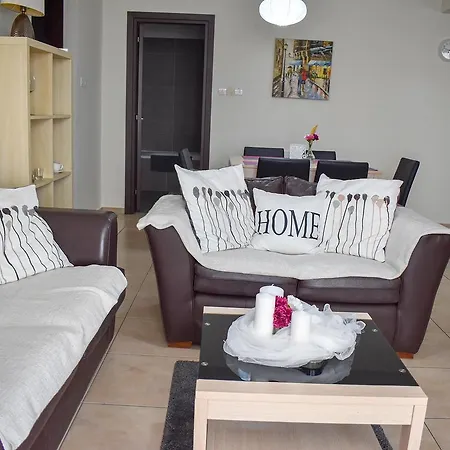 Amigos Mythical Apartment